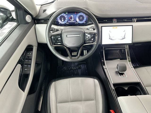 Used 2024 Land Rover Range Rover Evoque Dynamic SE AWD/4WD image 3