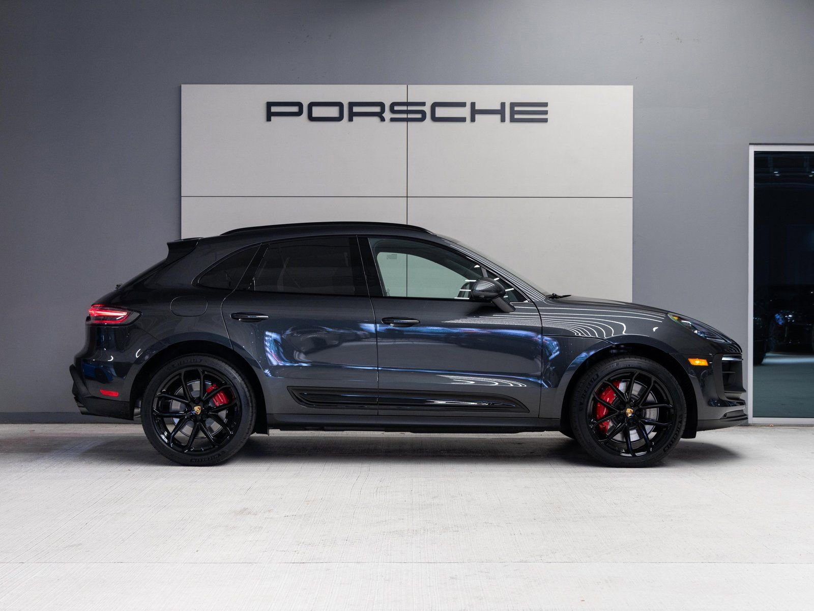 New 2026 Porsche Macan GTS AWD/4WD image 8