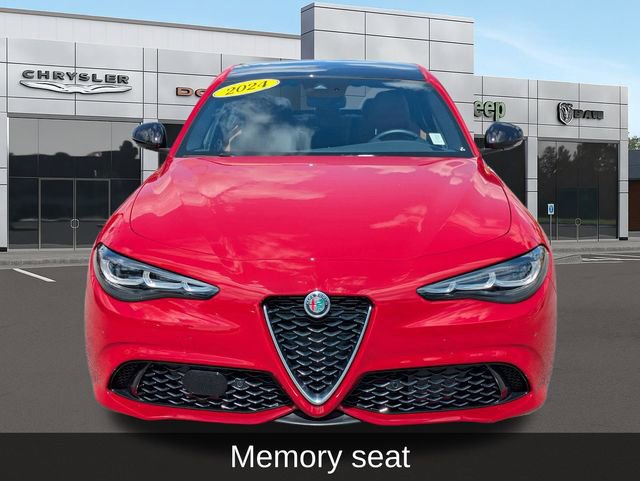 Used 2024 Alfa Romeo Giulia Ti image 9