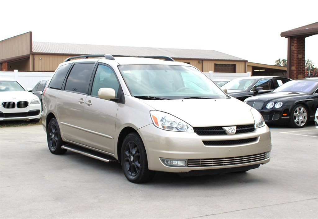 Used 2005 Toyota Sienna XLE image 9