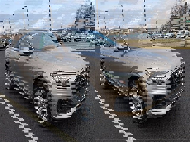 Used 2019 Audi Q8 Prestige w/ Luxury Package image 1