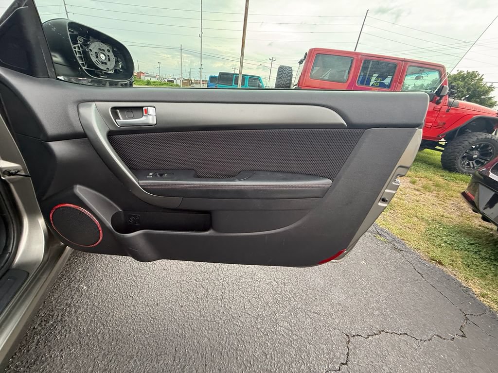 Used 2010 Kia Forte Koup SX FWD image 17