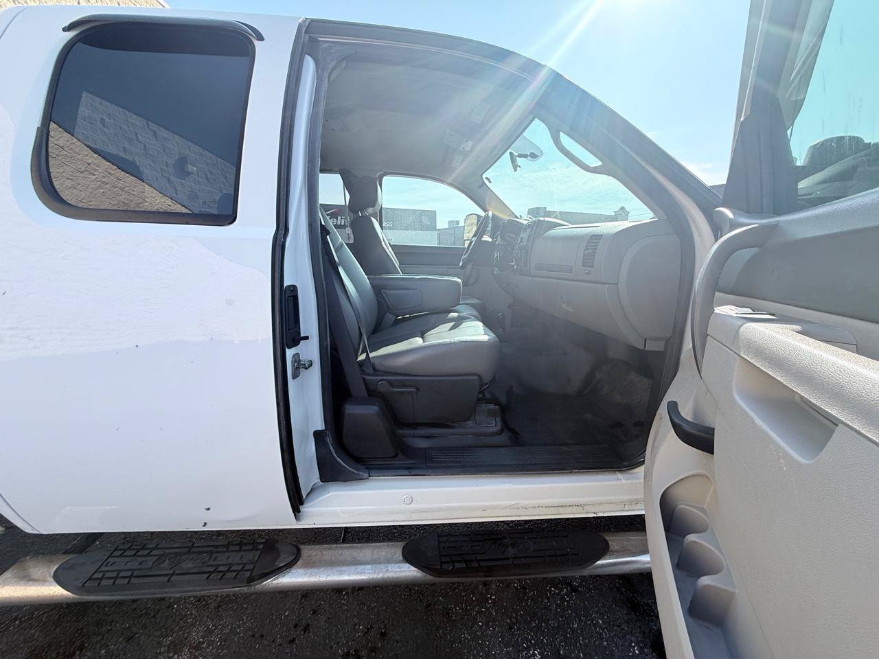 Used 2013 Chevrolet Silverado 2500 W/T AWD/4WD image 10