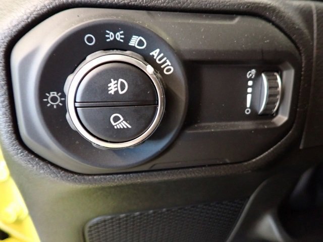 Used 2023 Jeep Gladiator Mojave w/ Cold Weather Group AWD/4WD image 22