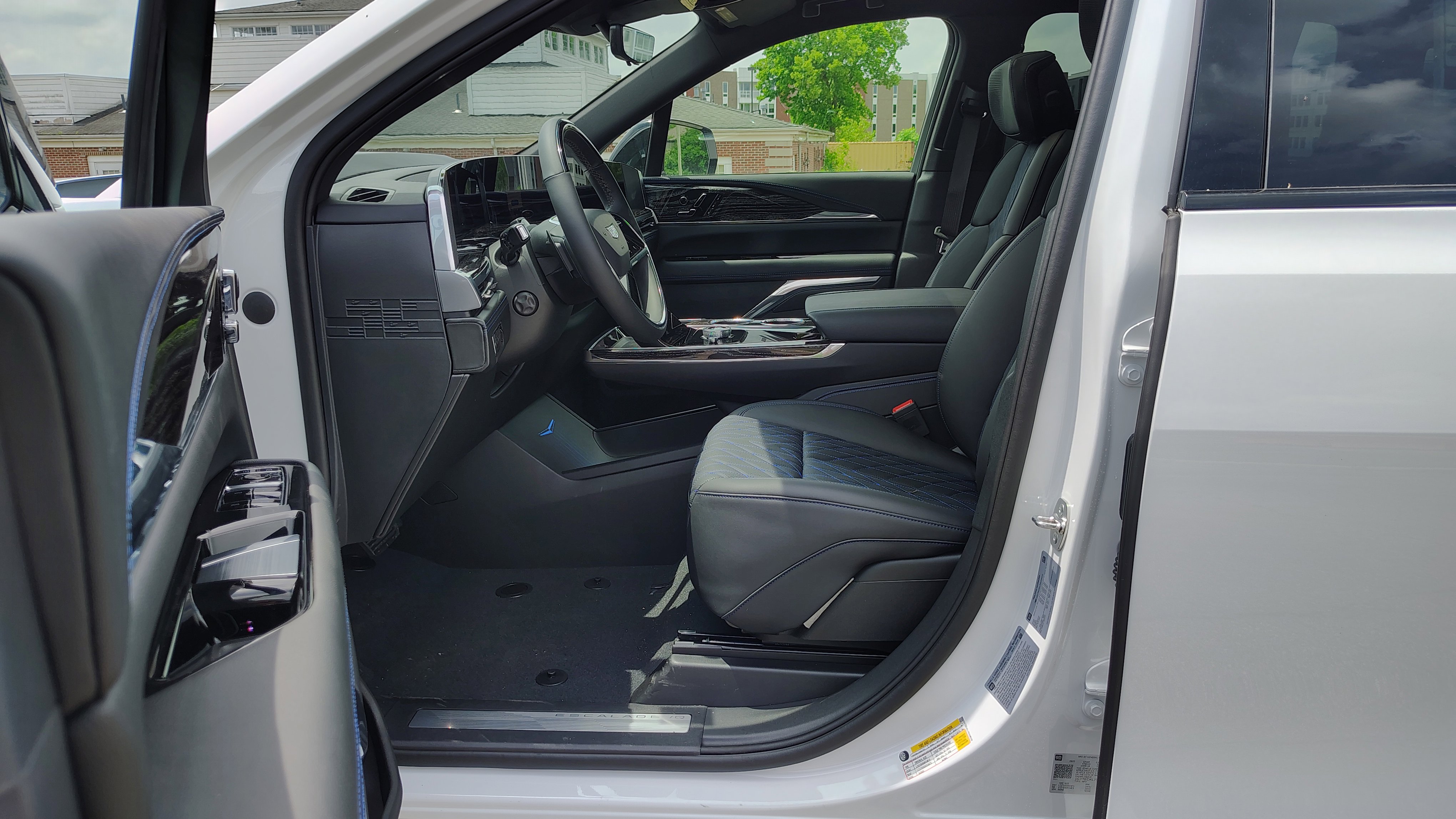 New 2025 Cadillac Escalade IQ Luxury 1 image 9