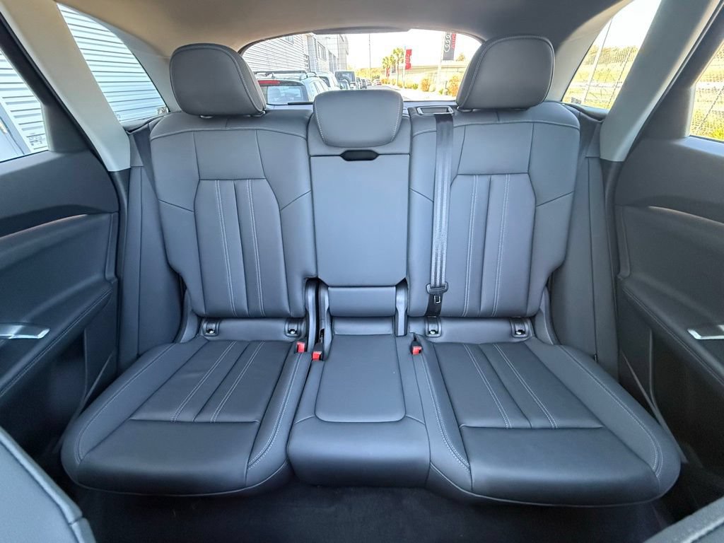 Used 2025 Audi Q5 Premium w/ Convenience Package AWD/4WD image 14