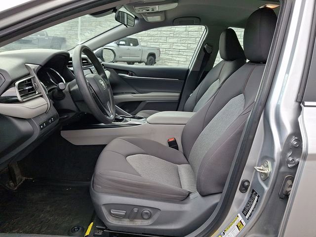 Used 2020 Toyota Camry LE image 13