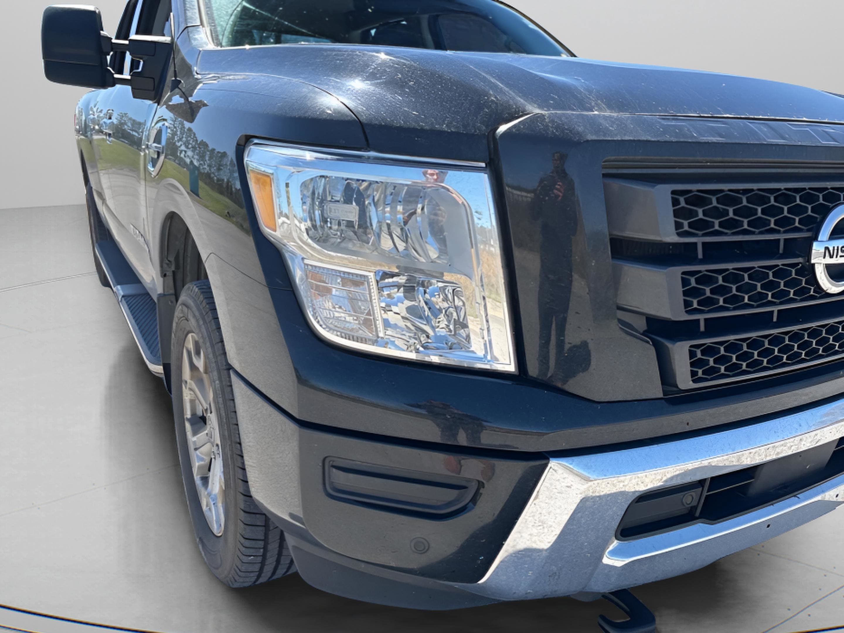 Used 2020 Nissan Titan SV w/ SV Convenience Package image 41