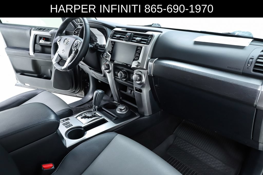 Used 2020 Toyota 4Runner SR5 Premium w/ Moonroof Package AWD/4WD image 69