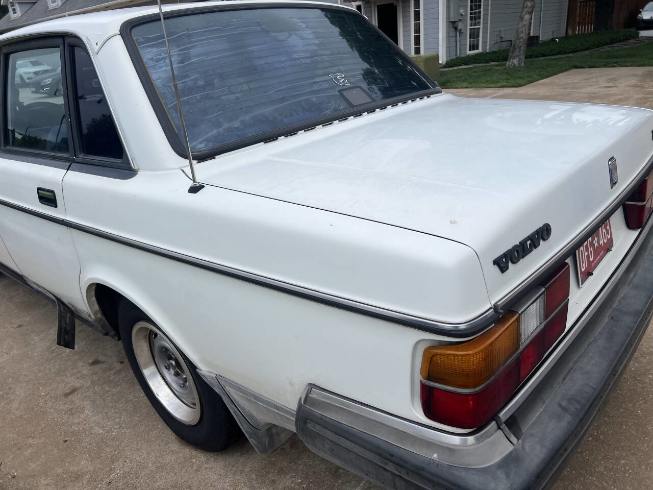 Used 1991 Volvo 240 Sedan RWD image 10