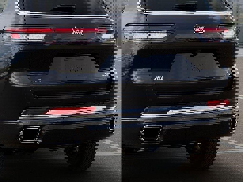 New 2025 Jeep Grand Cherokee L Overland w/ Advanced Protech Group III image 13