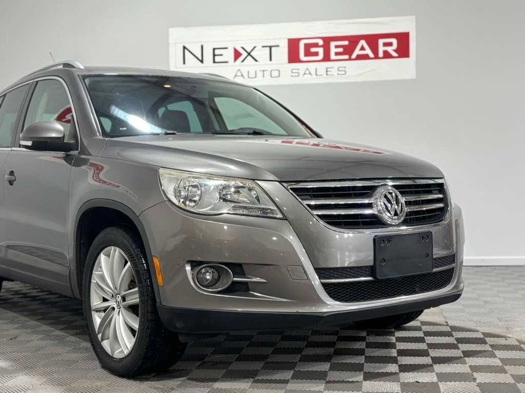 Used 2011 Volkswagen Tiguan S image 40