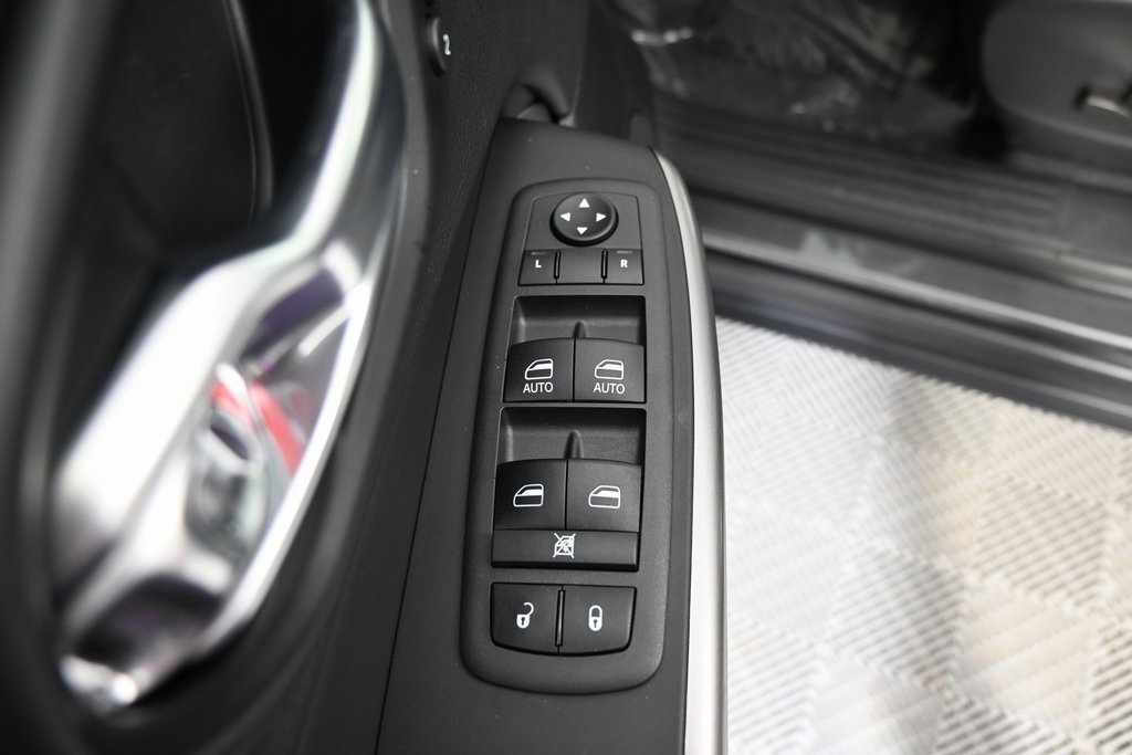 Used 2022 Jeep Cherokee Limited image 19