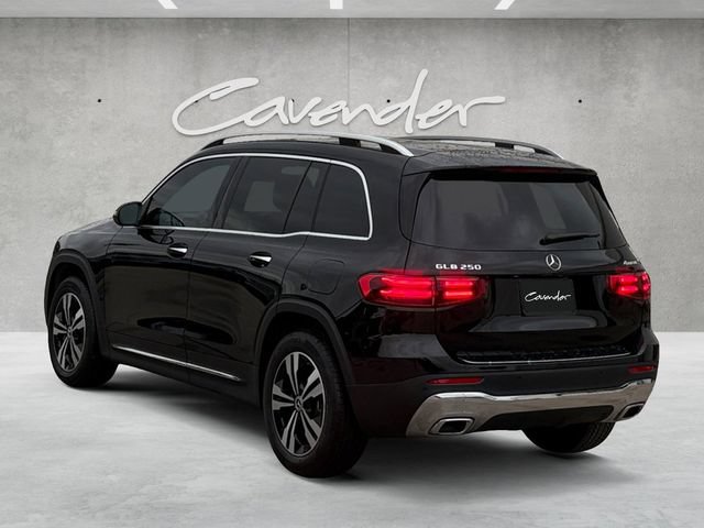 Used 2025 Mercedes-Benz GLB 250 4MATIC image 14