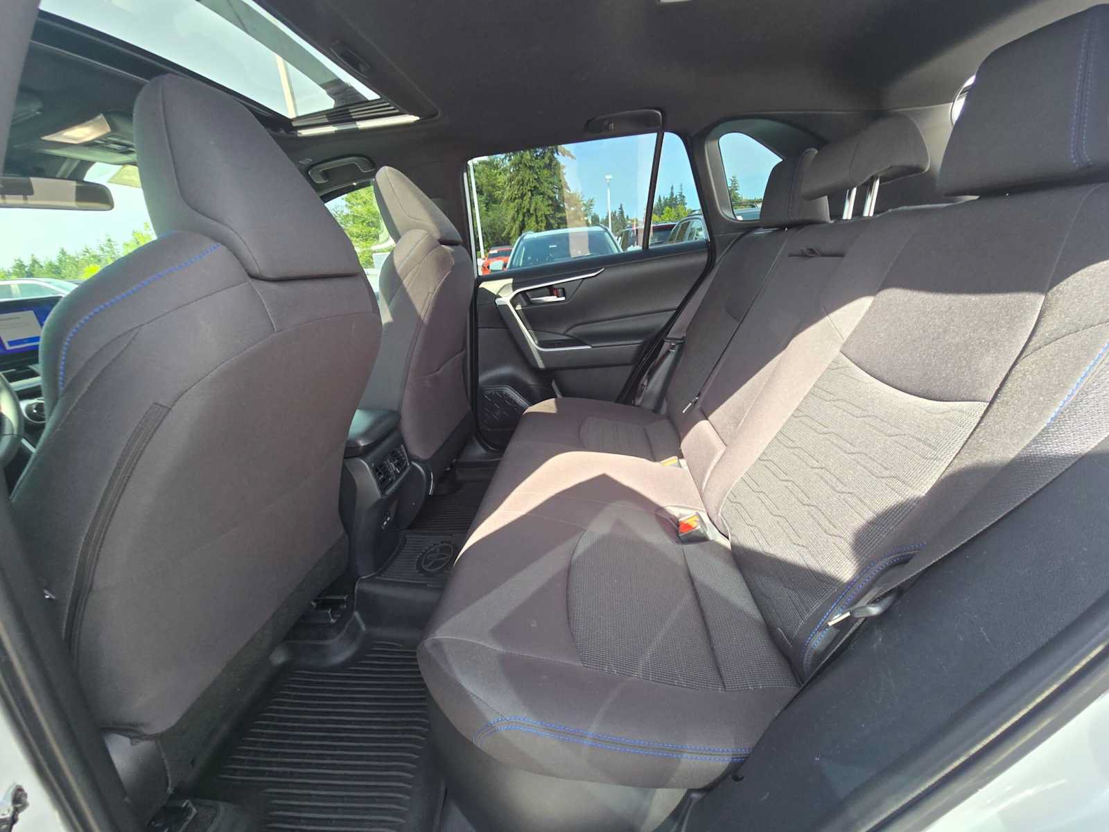 Used 2023 Toyota RAV4 SE w/ Convenience Package AWD/4WD image 16