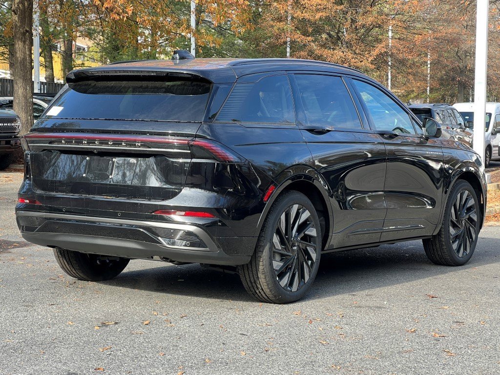 New 2026 Lincoln Nautilus Reserve w/ Jet Appearance Package image 4