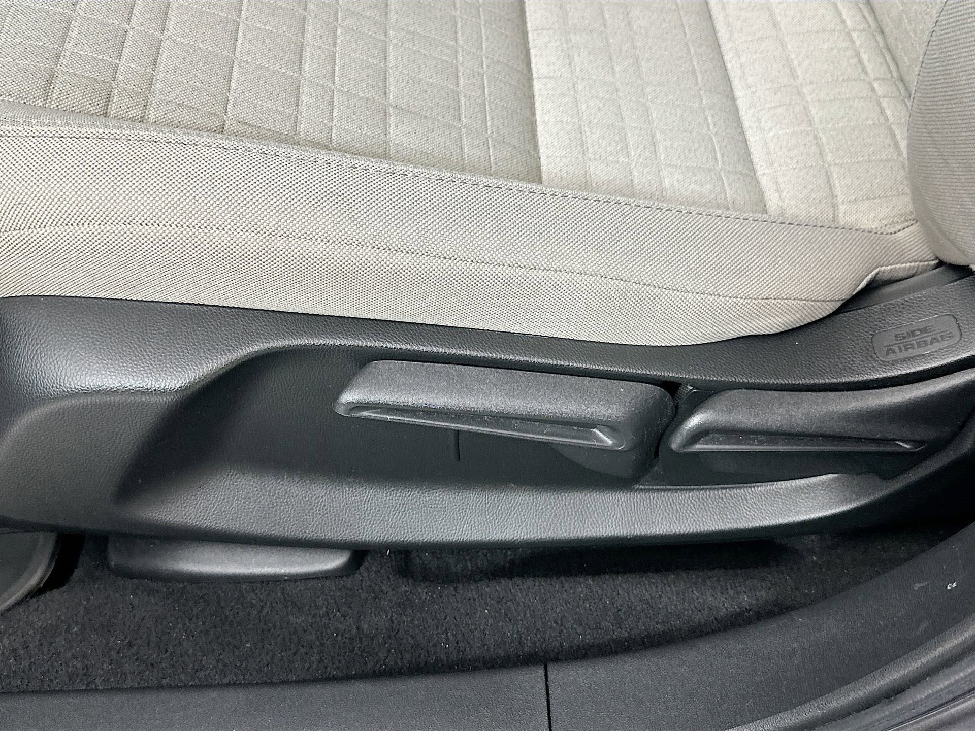 Used 2023 Honda HR-V LX image 17