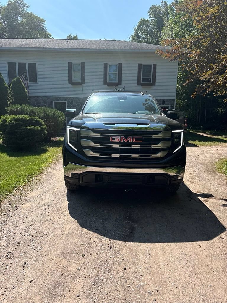 Used 2023 GMC Sierra 1500 SLE AWD/4WD image 1