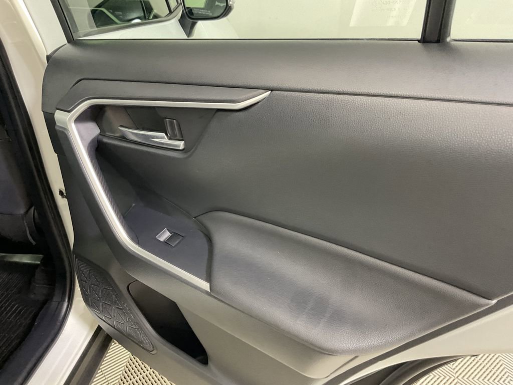 Used 2019 Toyota RAV4 XLE Premium w/ Cold Weather Package AWD/4WD image 23