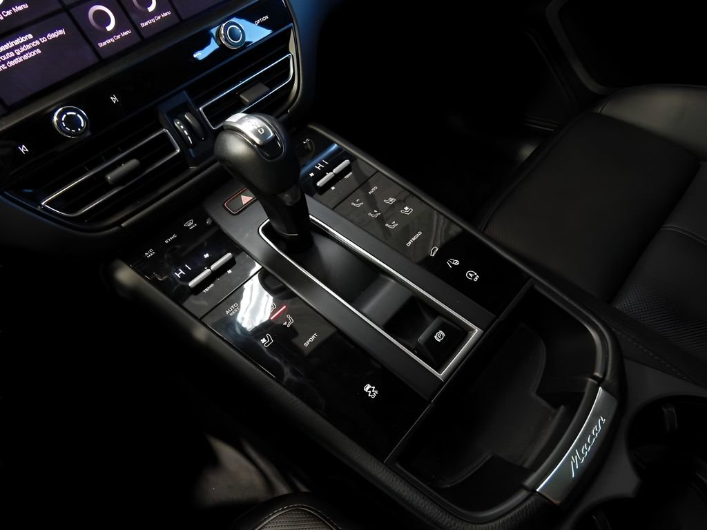 Used 2022 Porsche Macan image 26