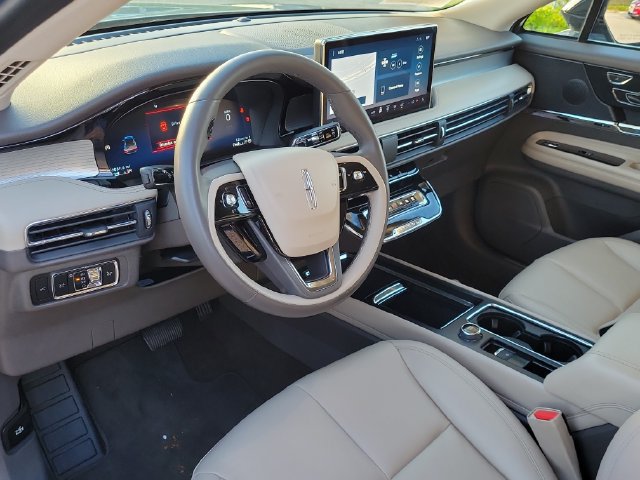 Certified 2023 Lincoln Corsair FWD image 9