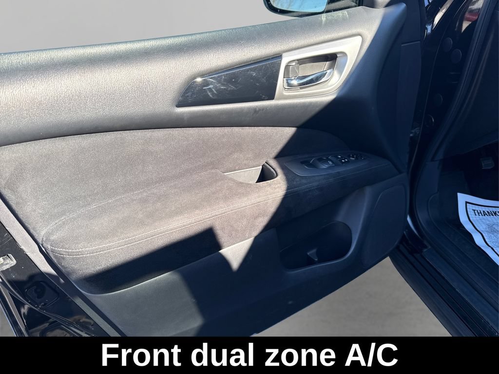Used 2015 Nissan Pathfinder SV AWD/4WD image 10