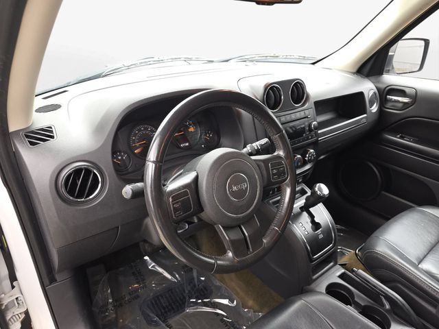 Used 2017 Jeep Patriot High Altitude FWD image 17