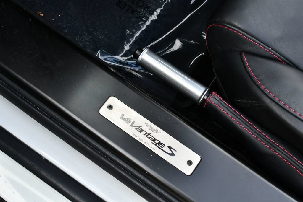 Used 2017 Aston Martin V12 Vantage S RWD image 70
