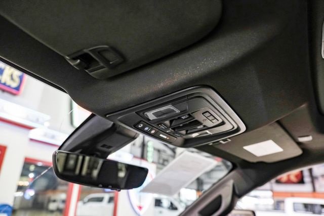 Used 2022 GMC Sierra 3500 Denali w/ Denali Black Diamond Edition image 25