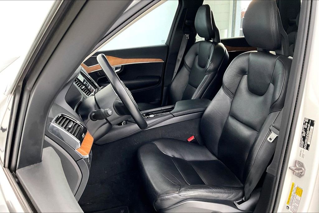 Used 2022 Volvo XC90 T5 Momentum w/ Advanced Package image 33