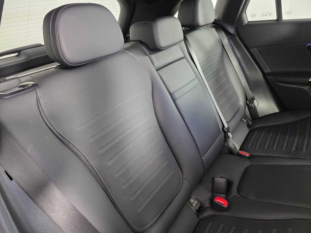 Certified 2025 Mercedes-Benz GLC 300 image 25