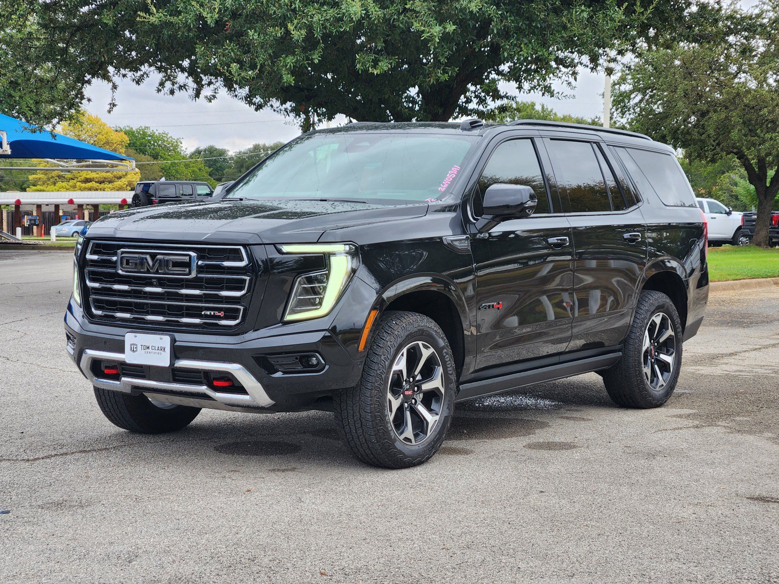 Used 2026 GMC Yukon AT4 w/ AT4 Premium Package AWD/4WD image 2