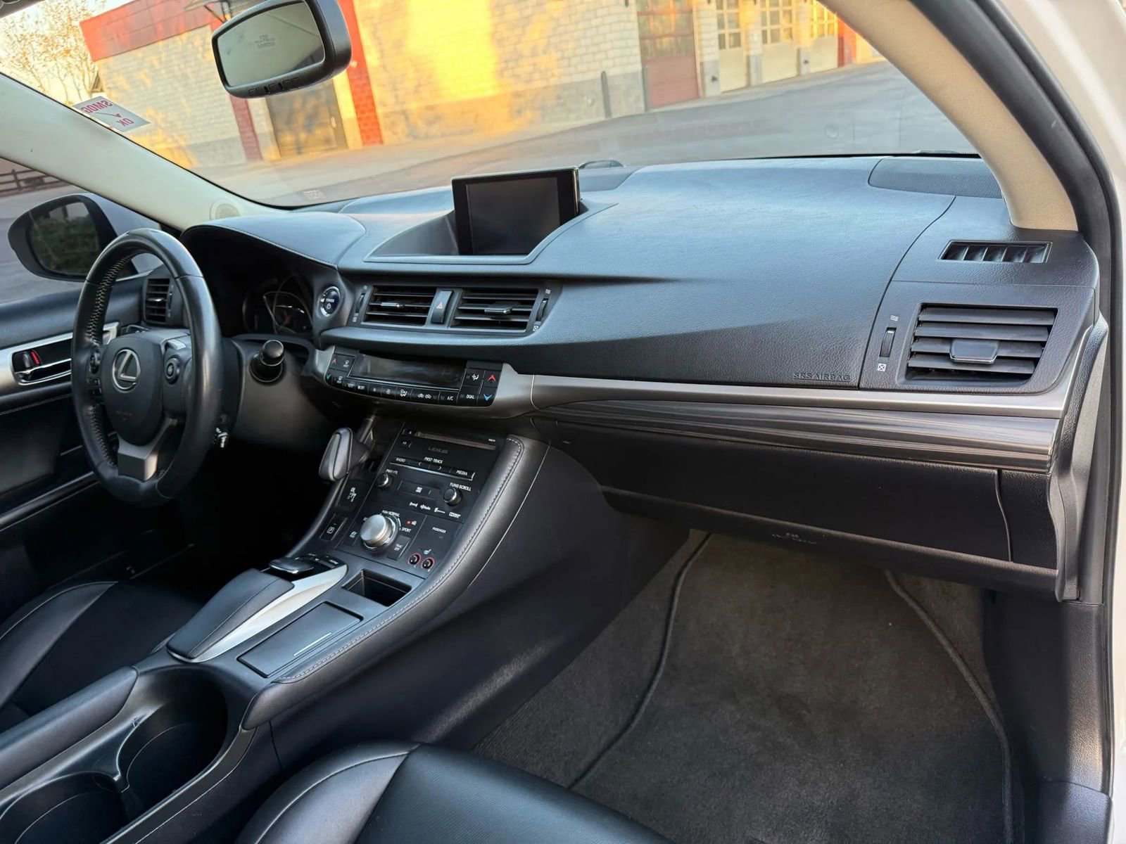 Used 2014 Lexus CT 200h Premium image 34