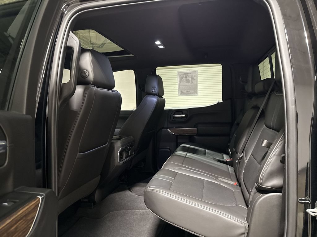 Used 2019 Chevrolet Silverado 1500 High Country w/ Technology Package AWD/4WD image 24