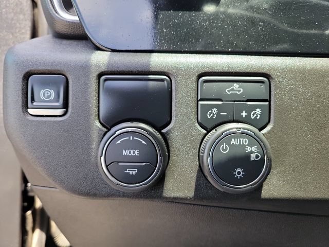 Used 2025 Chevrolet Silverado 1500 LT RWD image 21