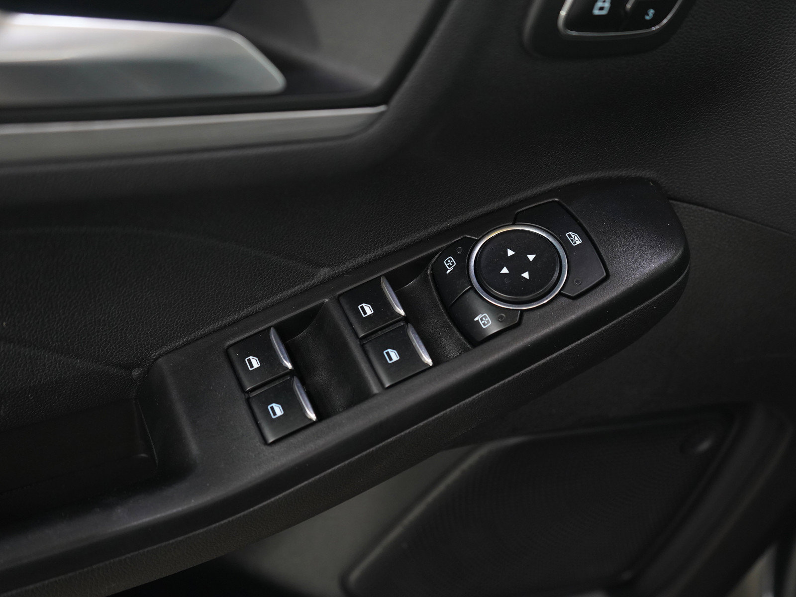 Used 2023 Ford Escape Platinum AWD/4WD image 20