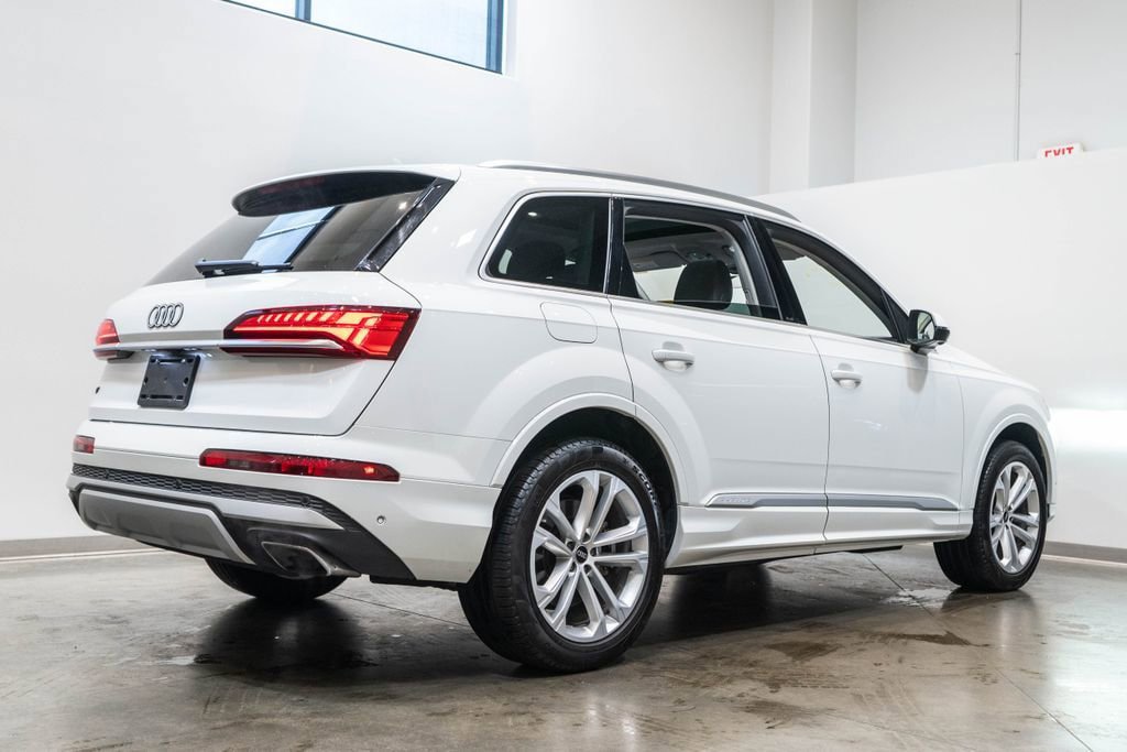 Used 2025 Audi Q7 3.0T Premium Plus AWD/4WD image 9