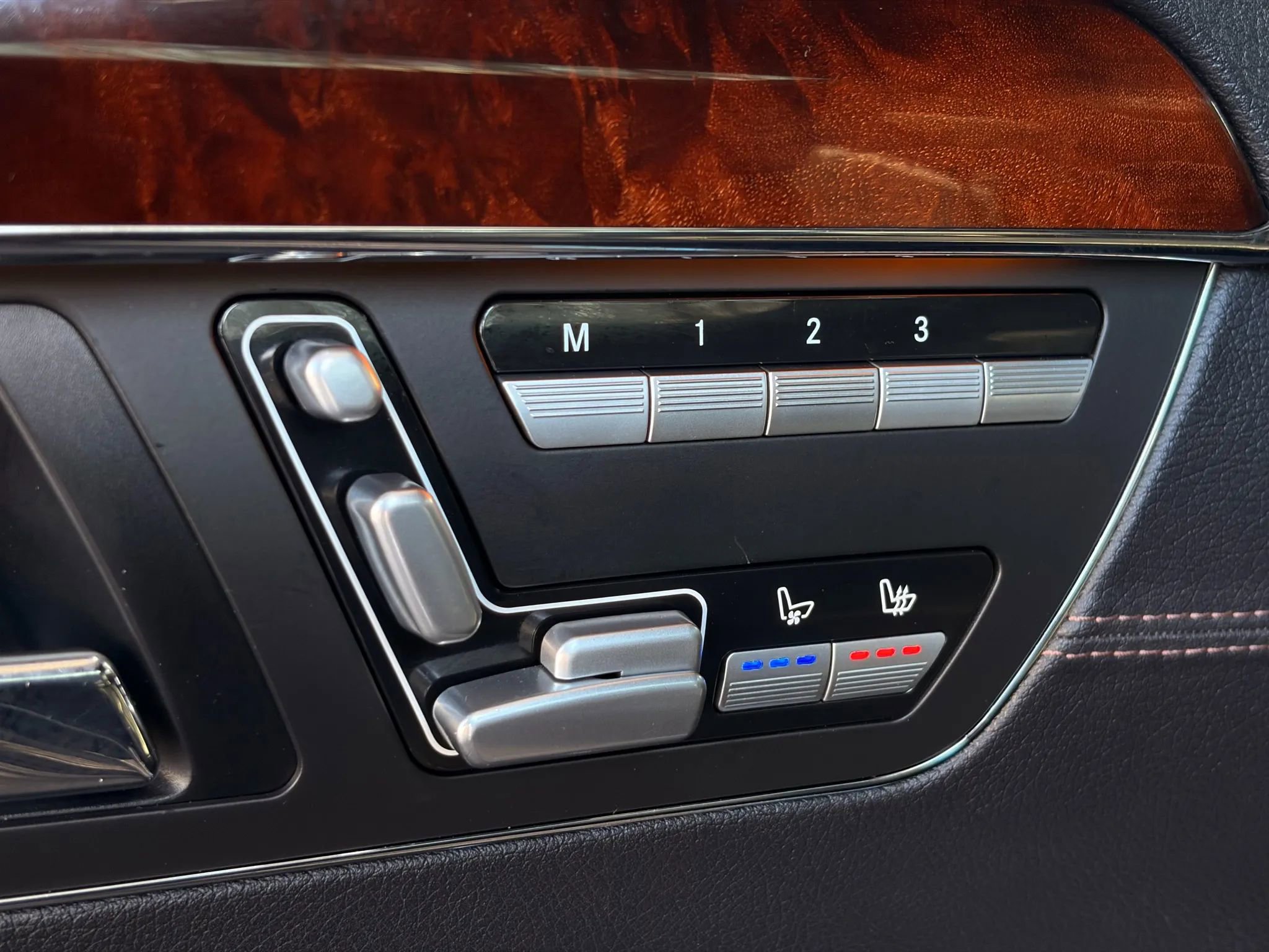 Used 2011 Mercedes-Benz S 63 AMG image 25