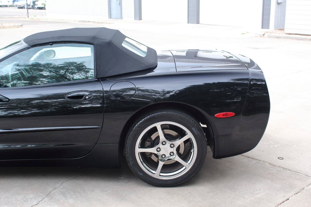 Used 2002 Chevrolet Corvette Convertible w/ Preferred Equipment Group2 RWD image 23