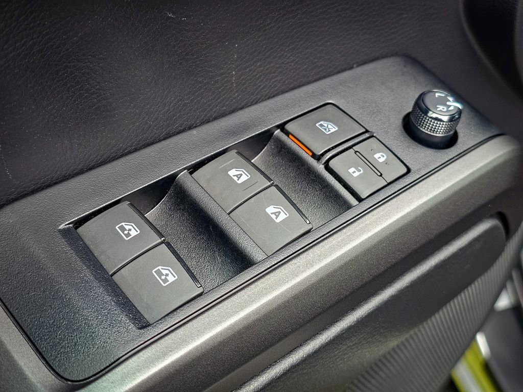 Used 2023 Toyota Tacoma TRD Off-Road w/ Technology Package AWD/4WD image 11