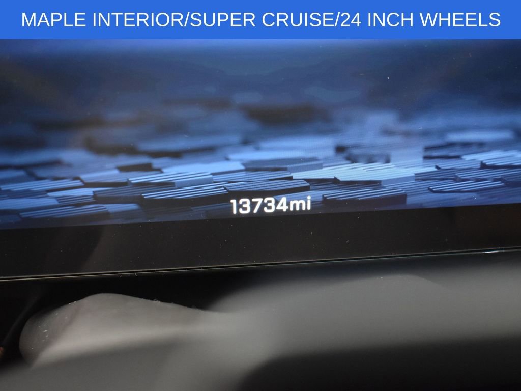 Used 2026 Chevrolet Suburban High Country AWD/4WD image 15