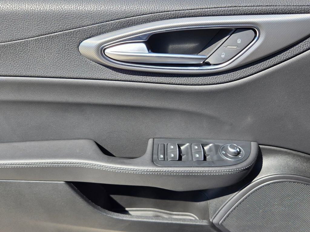 New 2025 Alfa Romeo Giulia w/ Driving Assist Package image 16