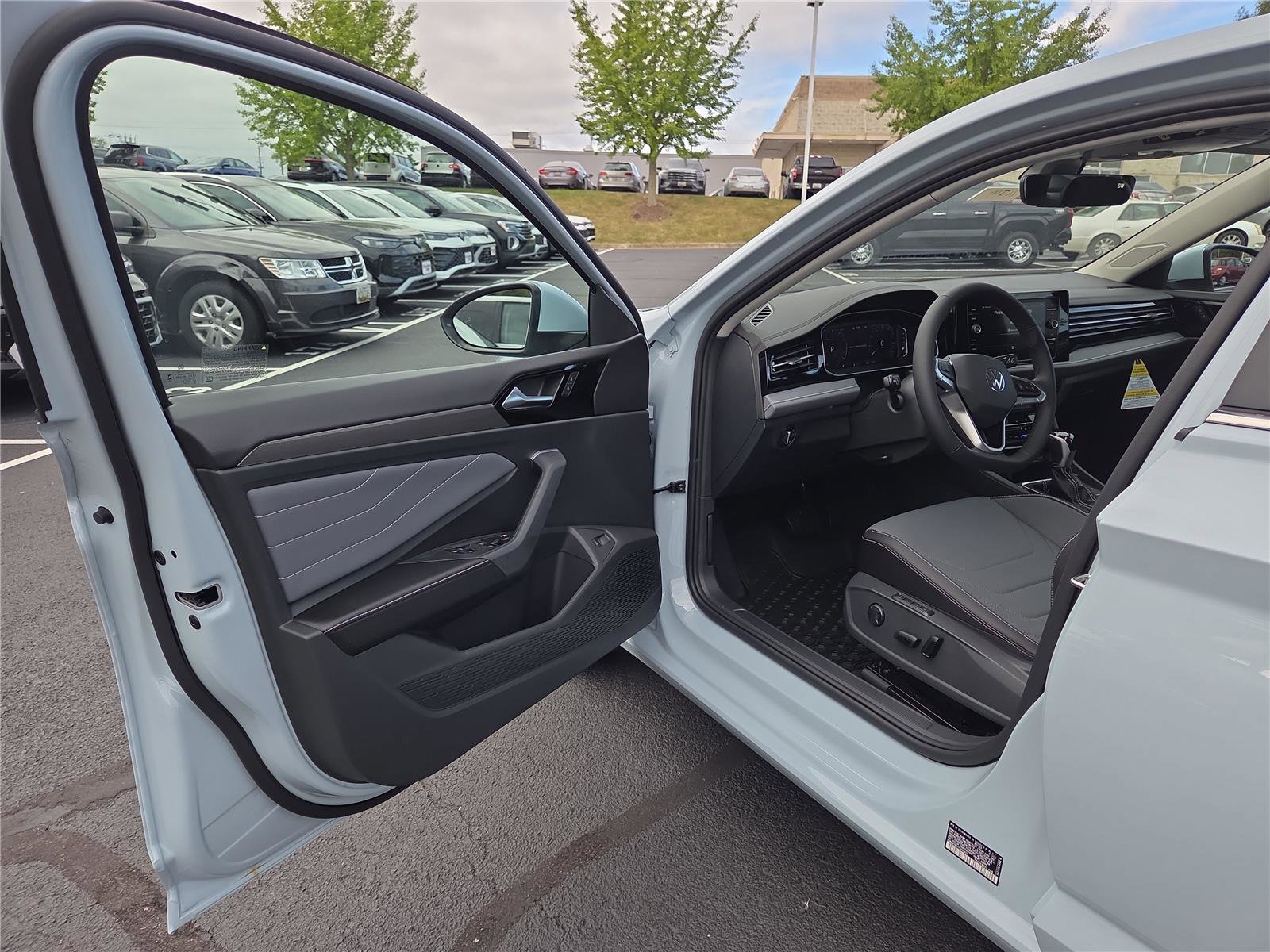 New 2026 Volkswagen Jetta SEL image 11