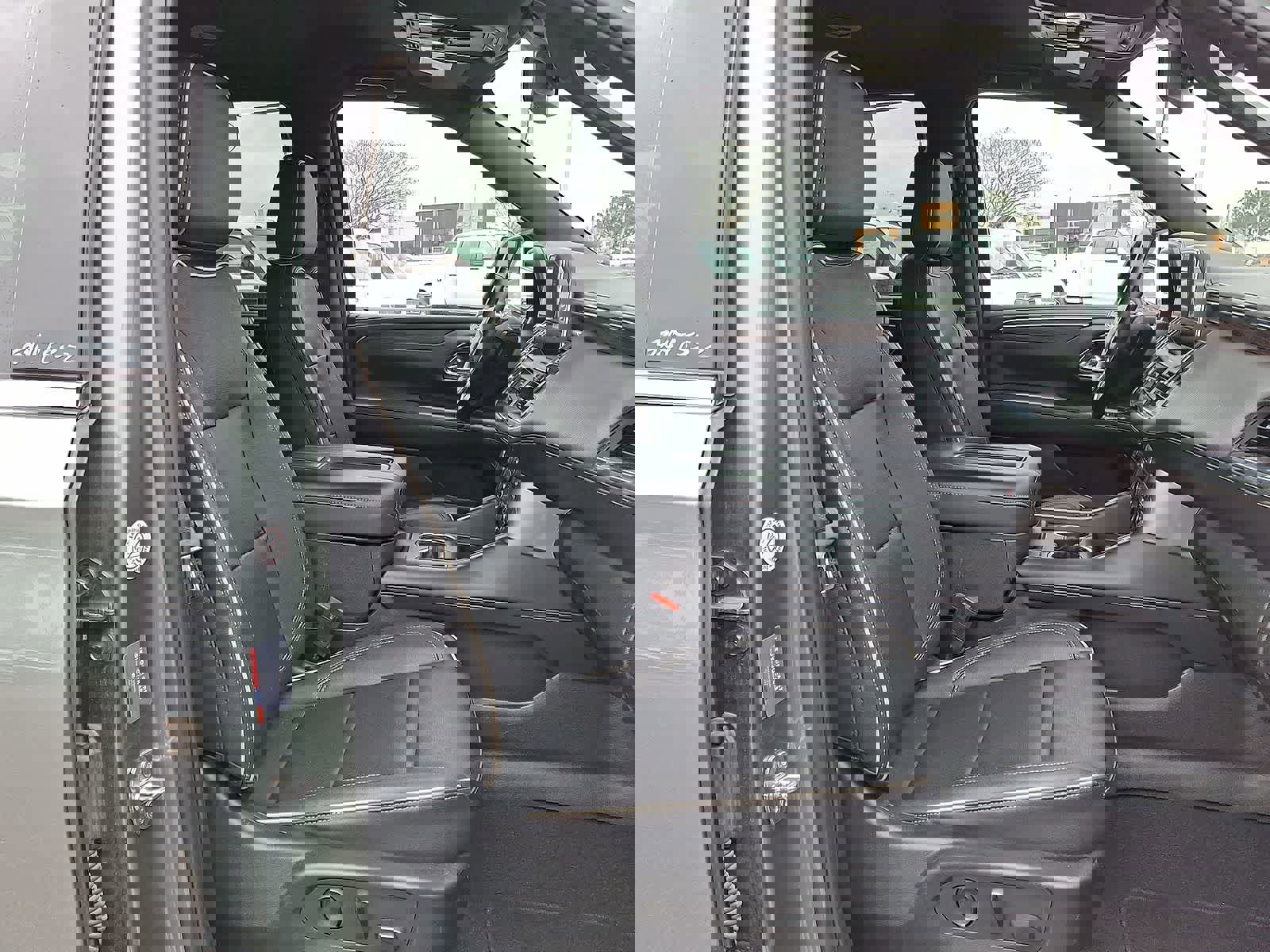 Used 2023 Chevrolet Suburban Premier AWD/4WD image 33