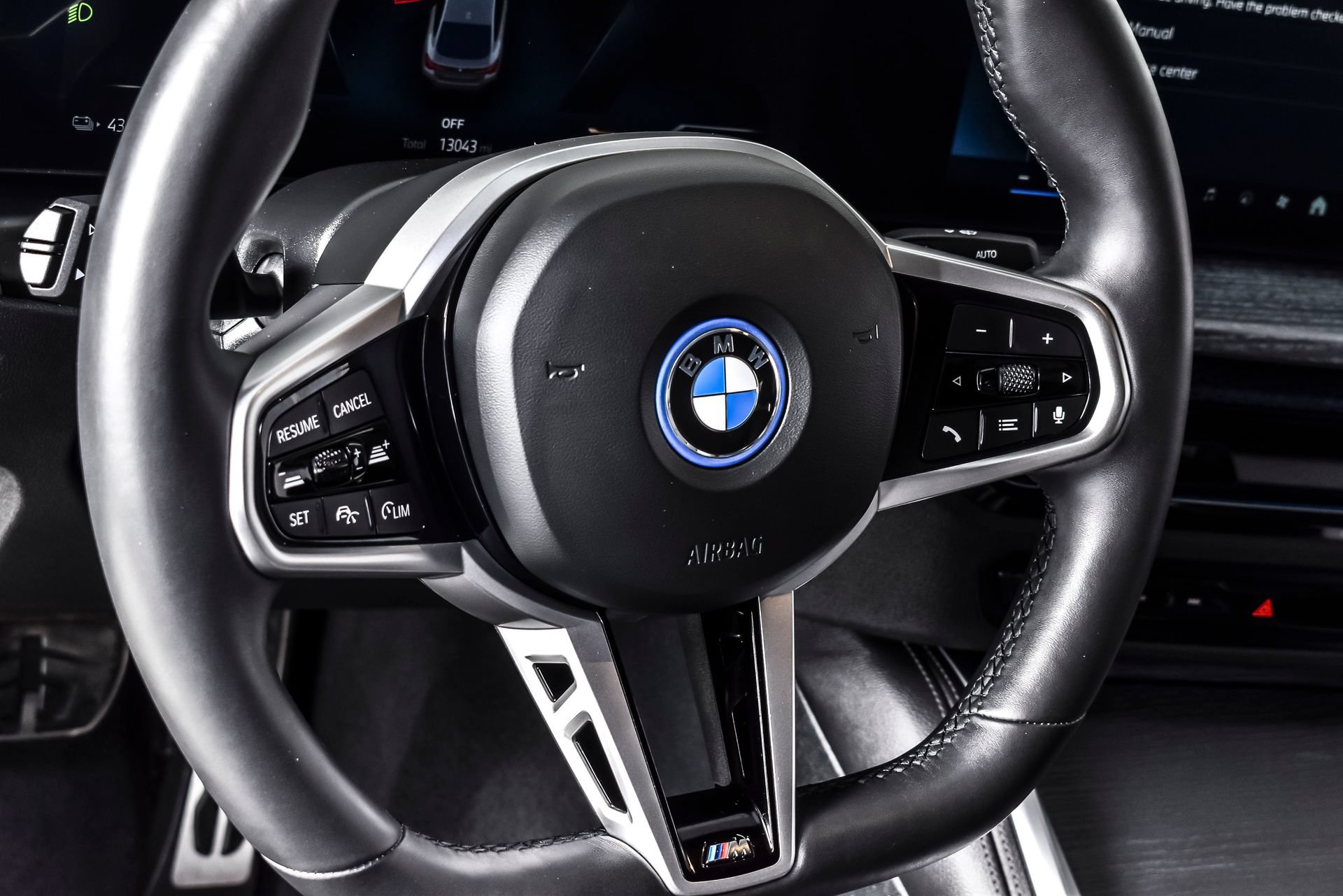 Used 2025 BMW i4 xDrive40i w/ M Sport Package AWD/4WD image 16