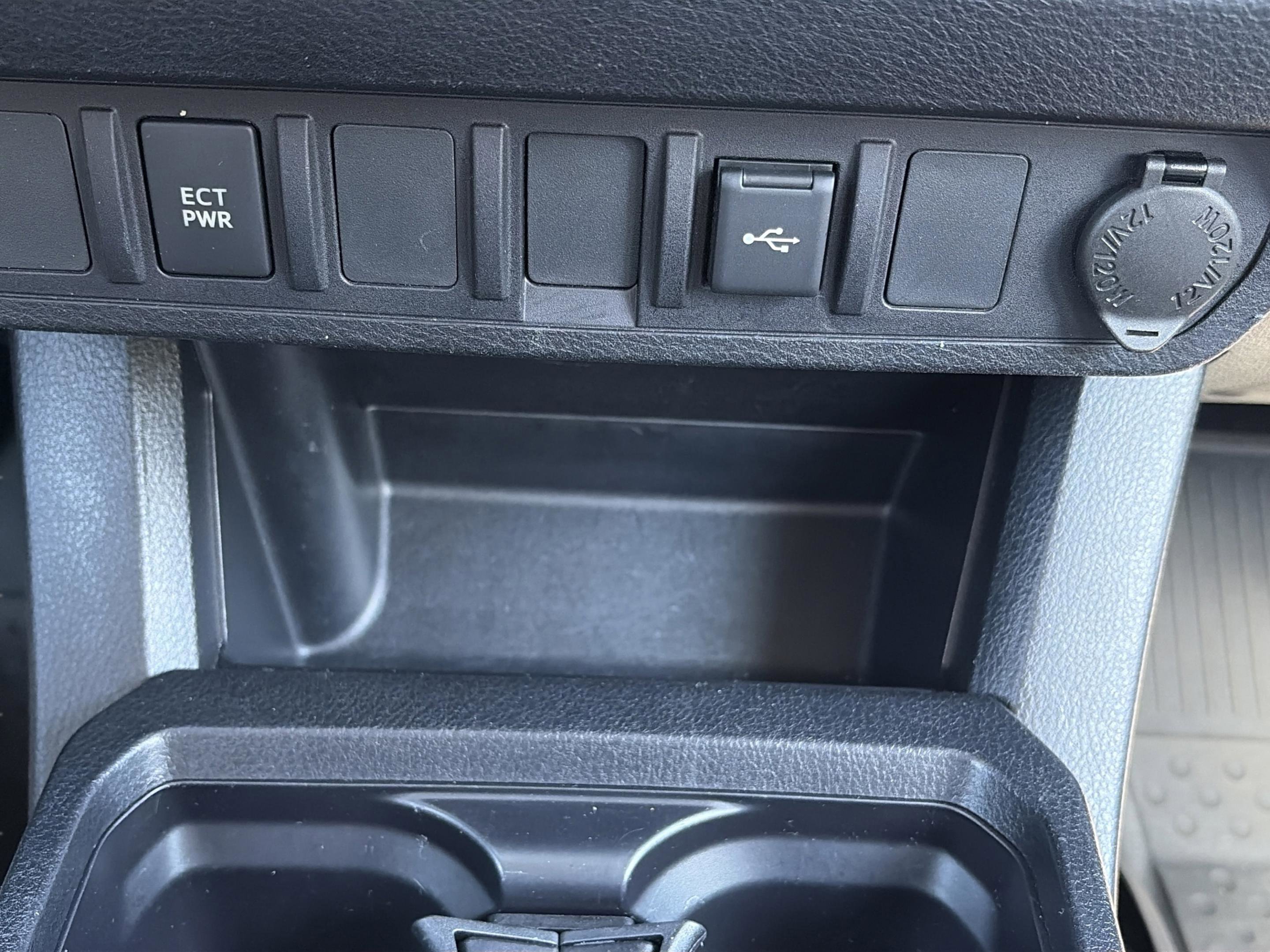 Used 2020 Toyota Tacoma SR AWD/4WD image 13