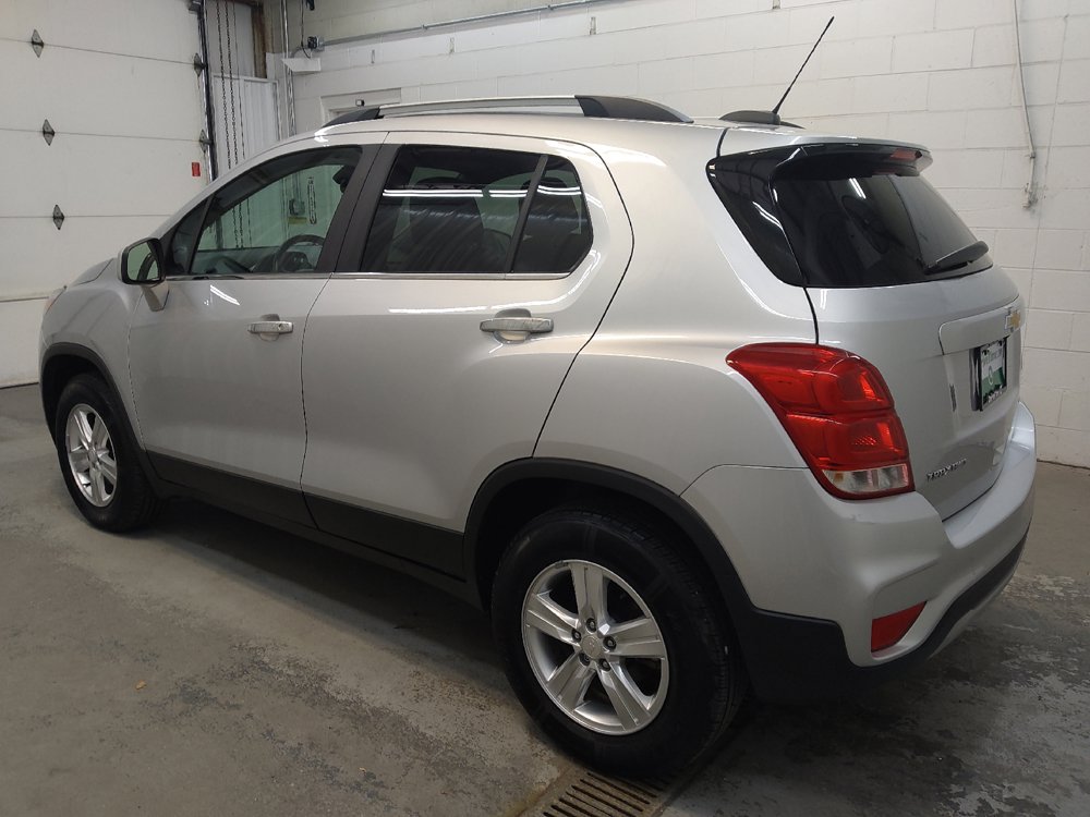 Used 2019 Chevrolet Trax LT w/ LT Convenience Package AWD/4WD image 3