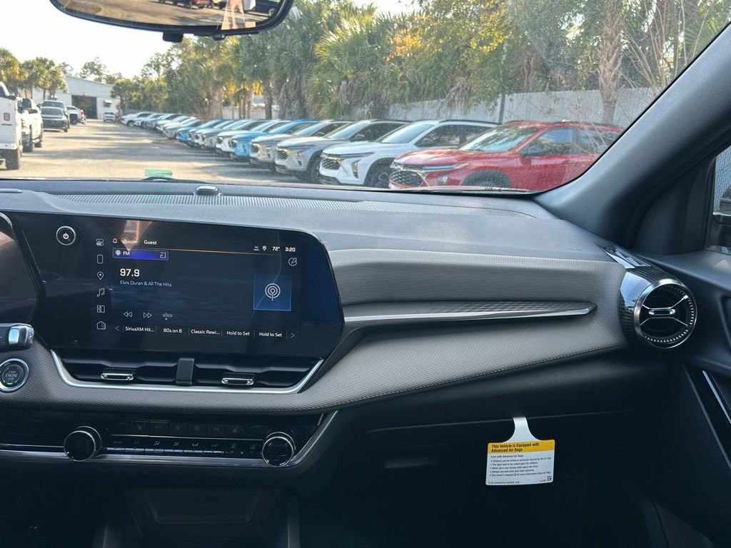 New 2026 Chevrolet Equinox LT w/ Convenience Package II image 17