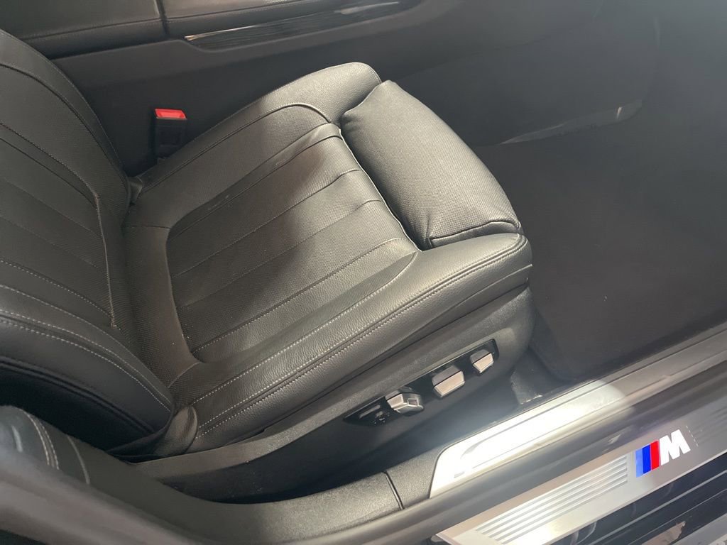 Used 2021 BMW 740i w/ M Sport Package image 34