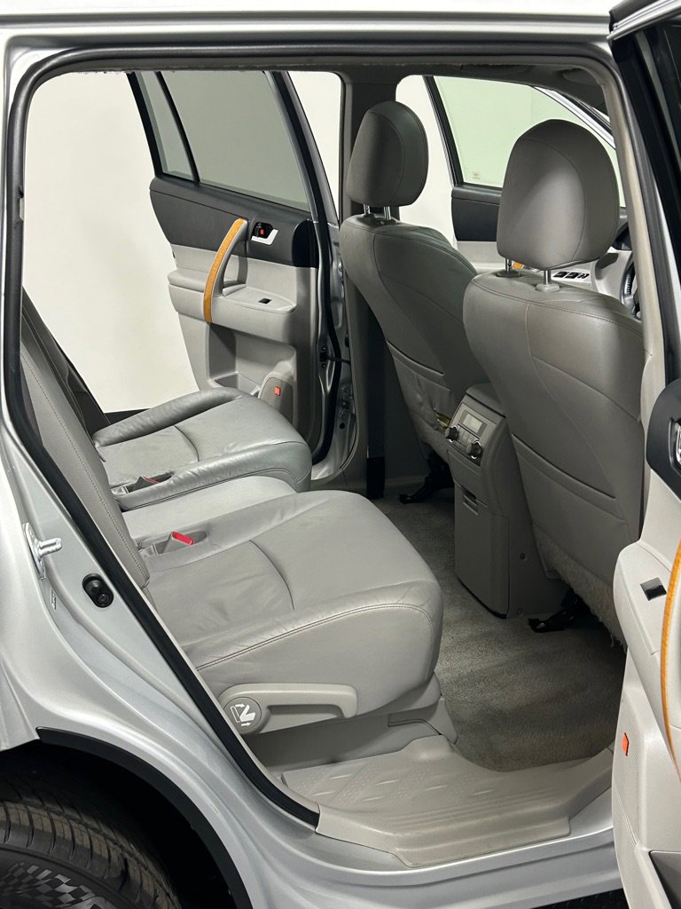 Used 2010 Toyota Highlander Limited image 11